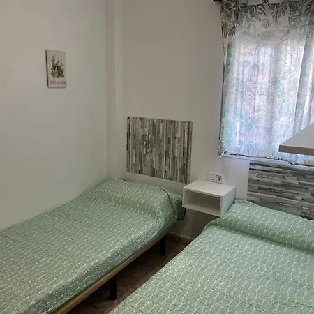 He Mikelmar Apartment *
